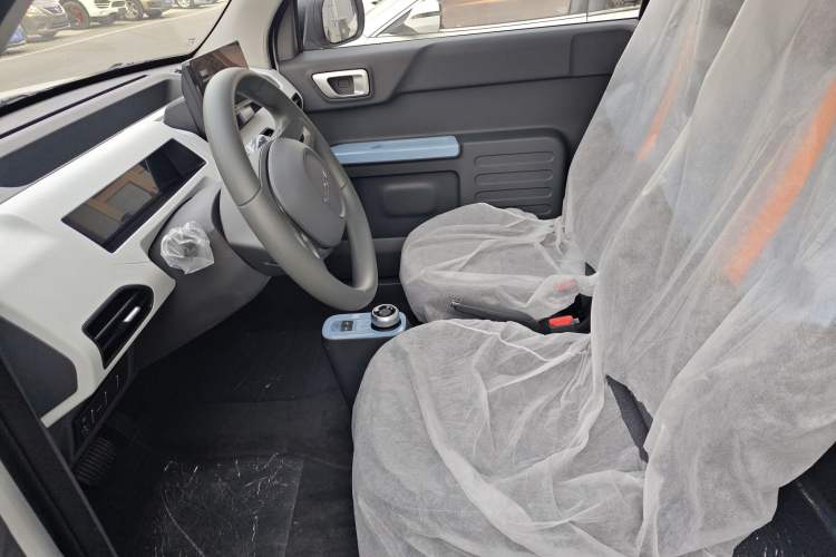 Used Geely Galaxy Panda 2024 Panda Mini 200km Endurance Bear
