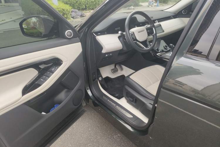 Used Land Rover Range Evoque 2021 Range Rover Velar L 249PS R-Dynamic First Edition Driver Seat