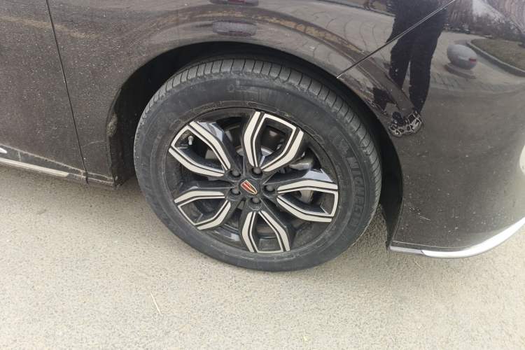 Used Hongqi HQ9 2023 2.0T Smart Connect Flagship Edition Right Front Wheel Hub