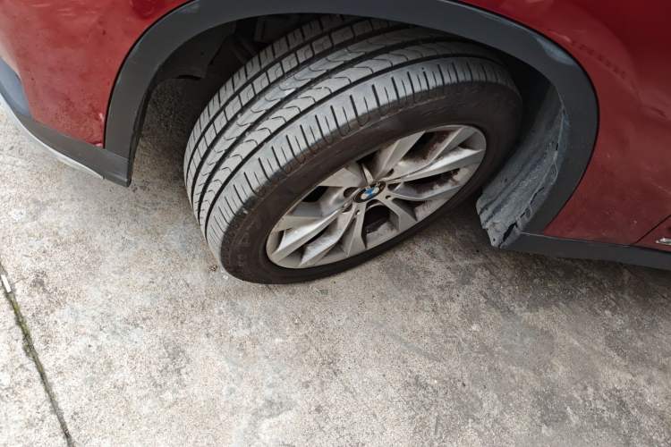 Used BMW X1 2014 sDrive18i Fashion Model Left Front Wheel Hub