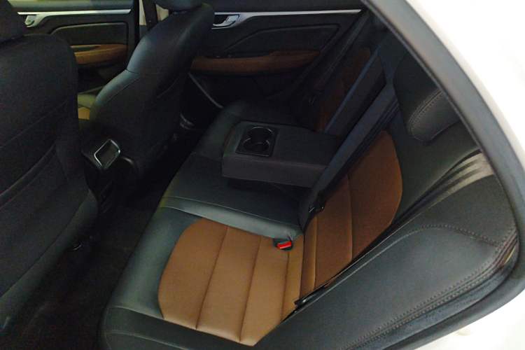 Used Geely Auto Vision 2019 Upgraded Model 1.5L CVT Luxury Version China VI Standard
