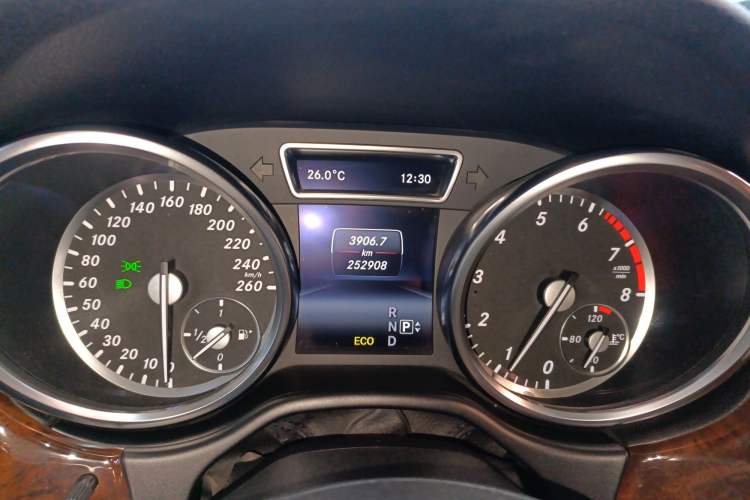 Used Mercedes-Benz M-Class 2014 ML 400 4MATIC Luxury Model