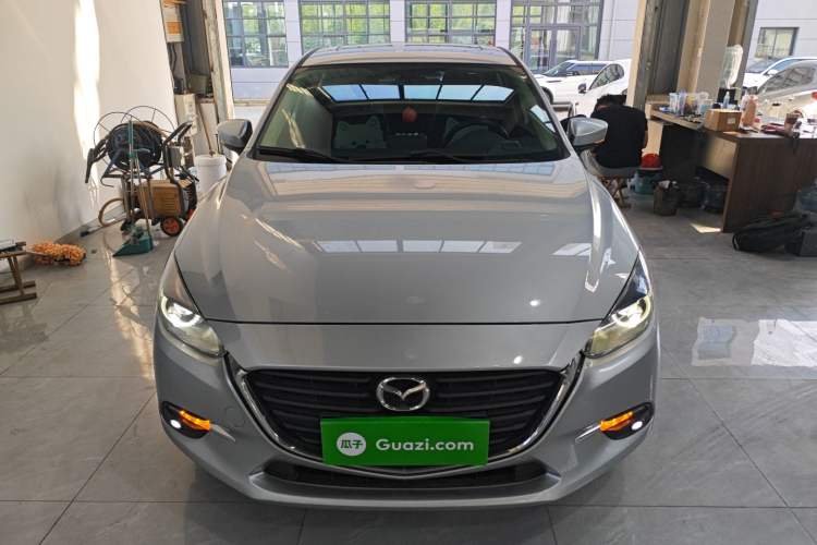 Used Mazda 3 Axela 2017 Sedan 1.5L Automatic Luxury Model Emission Standard China V Front