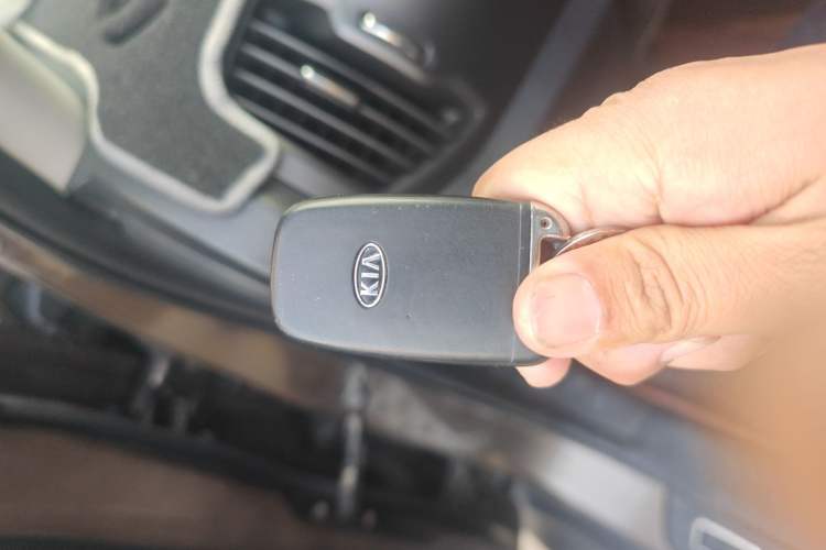 Used Kia Sportage R 2012 2.0L Automatic Two-Wheel Drive GLS
