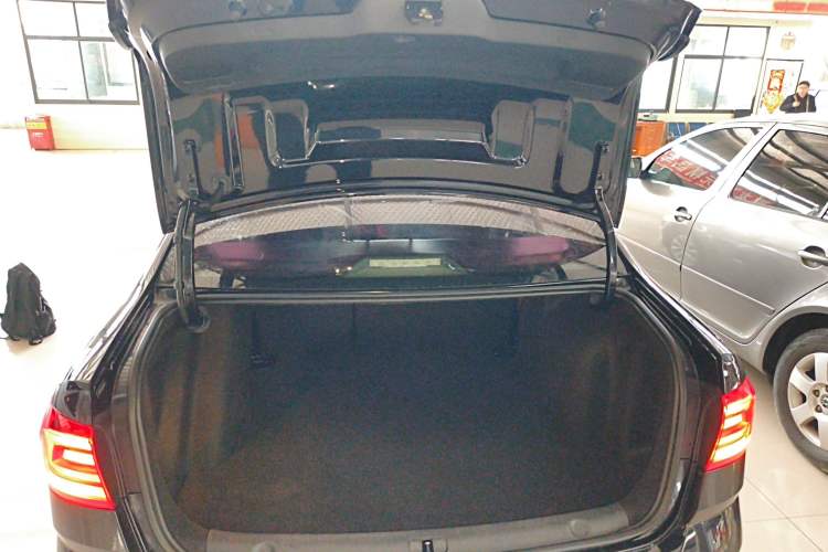 Used Volkswagen Lavida 2017 1.6L Manual Comfort Edition