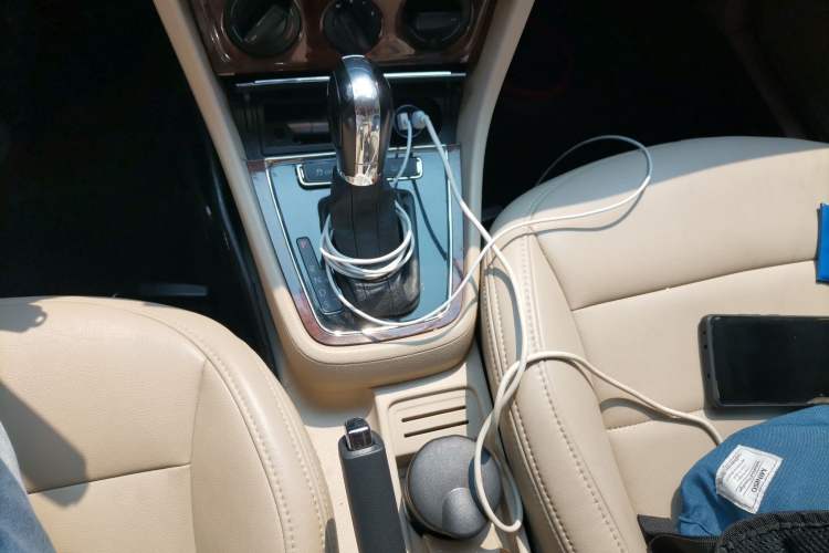 Used Volkswagen Lavida 2014 1.6L Automatic Sport Edition Gear Lever