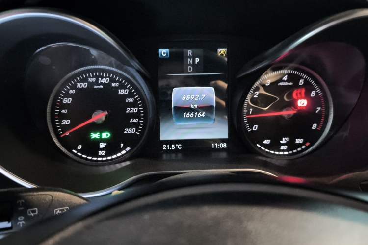 Used Mercedes-Benz GLC 2017 GLC 260 4MATIC Luxury Model