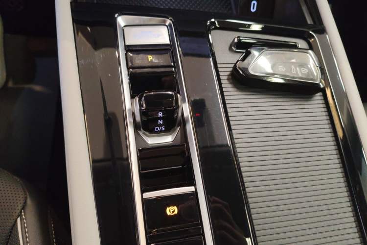 Used Volkswagen Teramont 2024 380TSI Four-Wheel Drive Prestige Luxury Edition Gear Lever