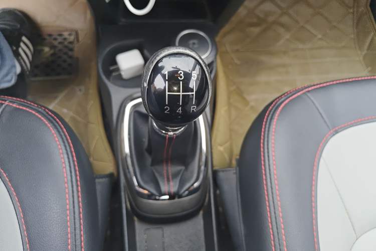 Used Great Wall M4 2014 1.5L Manual Comfort Model Gear Lever