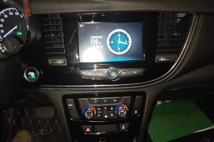 Used Buick Encore 2016 18T Automatic Two-Wheel Drive Urban Elite Model Audio And AC Panel