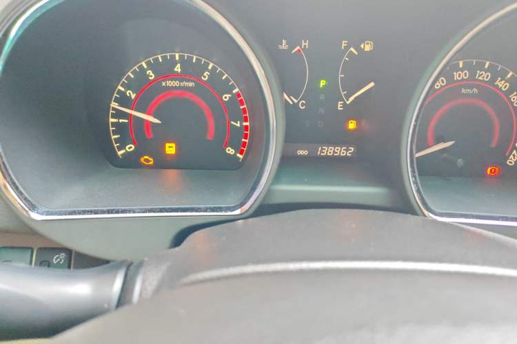 Used Toyota Highlander 2009 2.7L Two-Wheel Drive 7-Seater Luxury Edition Odometer Close Up