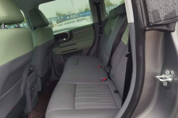 Used BAIC Off-Road BJ40 2024 2.0T All-New Ring of the Taklamakan Champion Edition Left Rear Seat