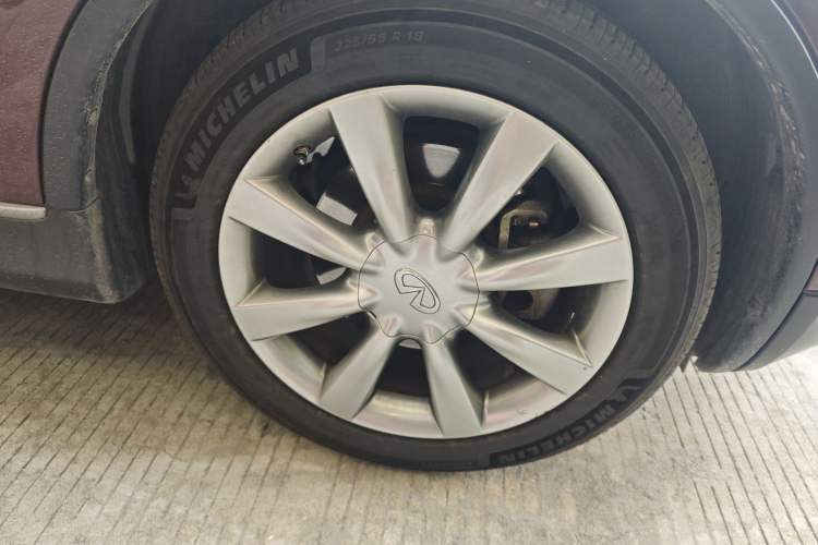 Used Infiniti QX50 2013 2.5L Two-Wheel-Drive Elegant Edition
