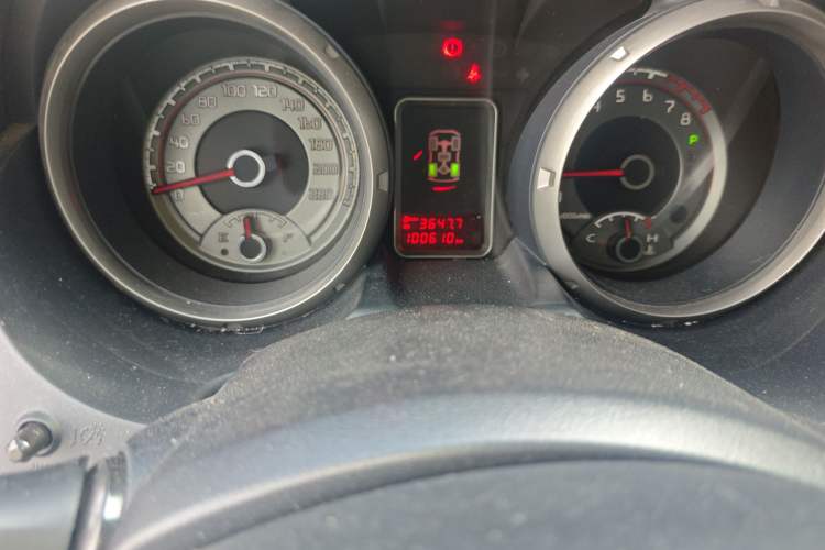 Used Mitsubishi Pajero  Odometer Close Up