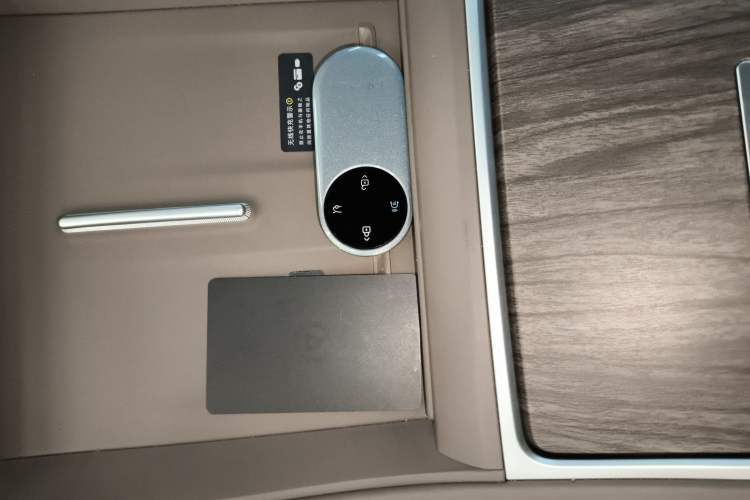 Used Hima Luxeed R7 2025 Range-Extended Version 251 km Max
