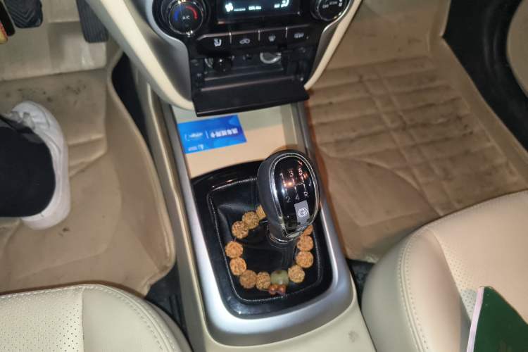 Used CHANGAN Eado 2015 1.6L Manual Luxury Model China IV Standard Gear Lever