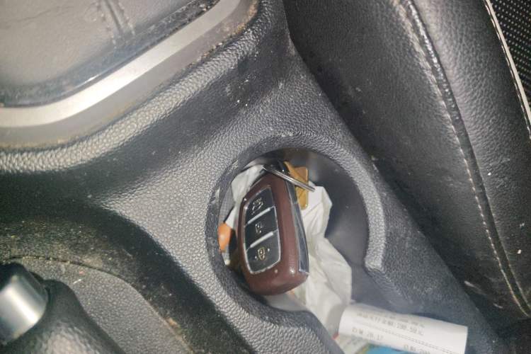 Used Hyundai ix25 2015 1.6L Automatic Two-Wheel-Drive Deluxe DLX Model