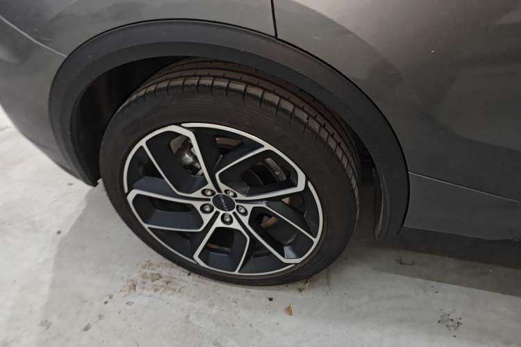 Used Lynk & Co 05 2020 2.0TD Two-Wheel Drive Shine Halo