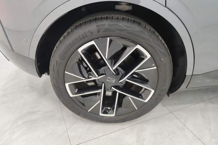 Used Avatr 11 2025 Year Updated Max Extended-Range Version