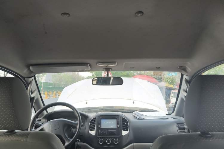 Used FORTHING Lingzhi 2013 V3 1.5L 7-Seater Standard Model II
