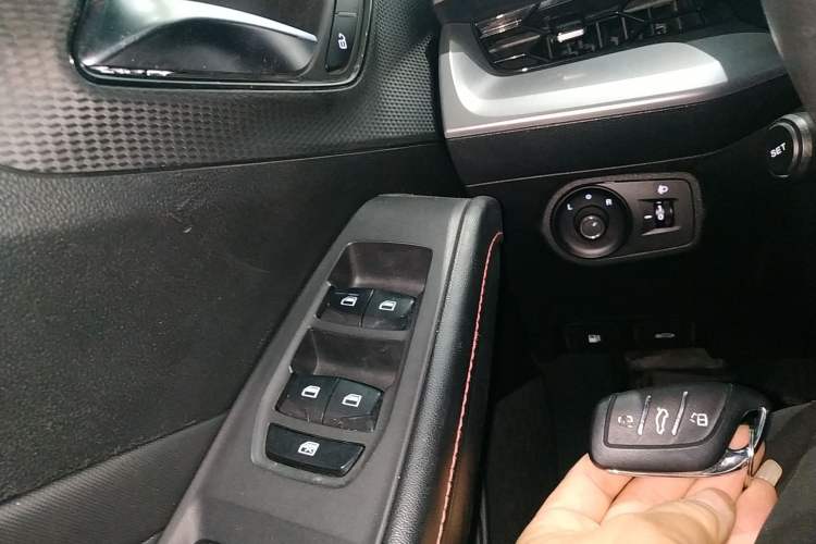 Used MG 5 2021 Revised Version 180 DVVT CVT Youth Luxury Edition
