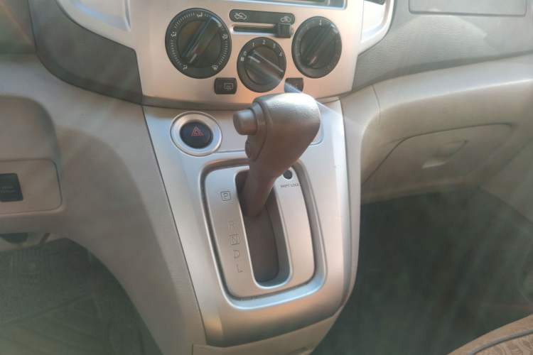 Used Nissan NV200 2014 1.6L CVT Luxury Model China IV Standard
