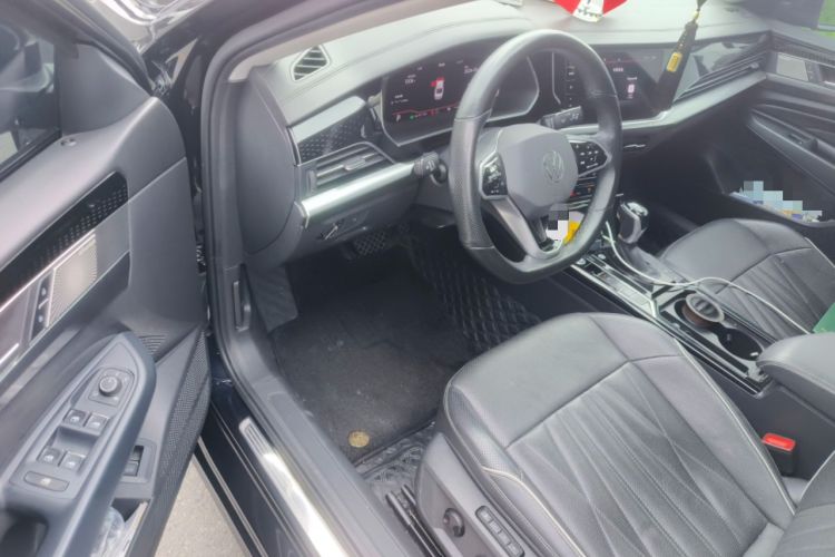 Used Volkswagen Passat 2022 330TSI Luxury Edition Driver Seat