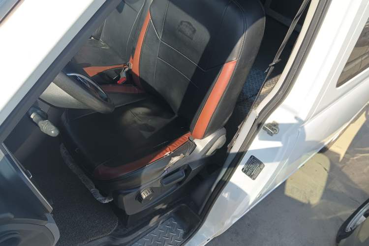 Used SAIC MAXUS Xintu V80 2021 2.0T PLUS Manual City Edition Short Wheelbase Ultra-Low Roof 5/6 Seats