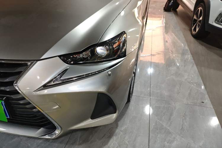 Used Lexus IS 2017 300 Leading Edition
