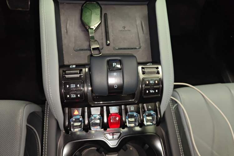 Used Formula Leopard Leopard 5 2024 Cloud Ride Luxury Edition