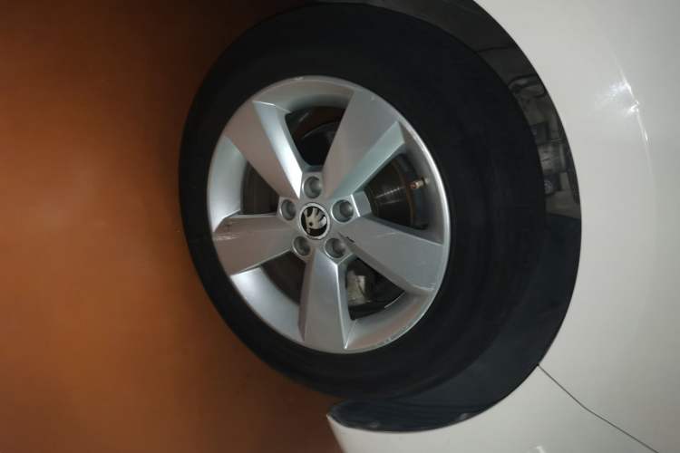 Used Skoda Rapid 2013 1.6L Automatic Smart Selection Model