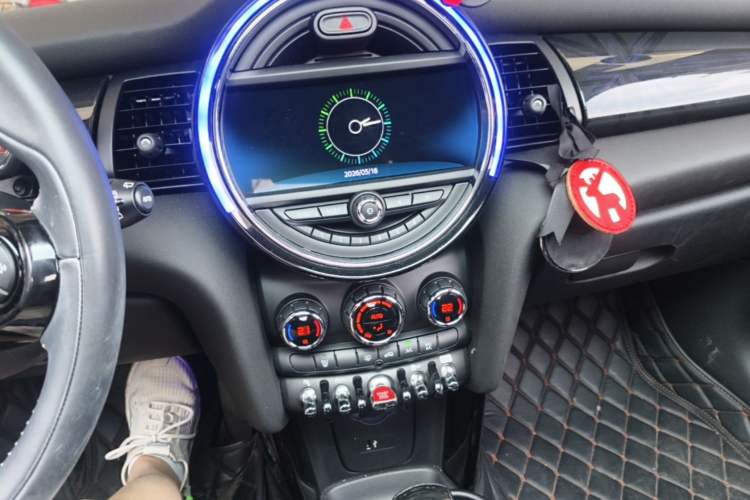 Used MINI 2019 1.5T COOPER Artist
