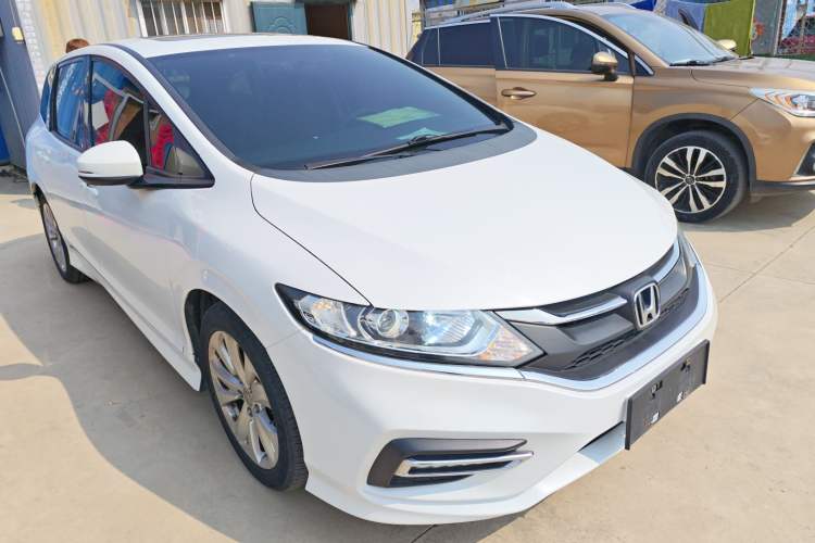 Used Honda Jade 2017 1.8L automatic Comfort version 5 seats
