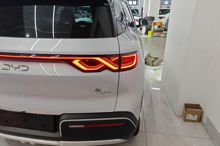 Used BYD Yuan UP 2024 401 km Active Version Exterior 3