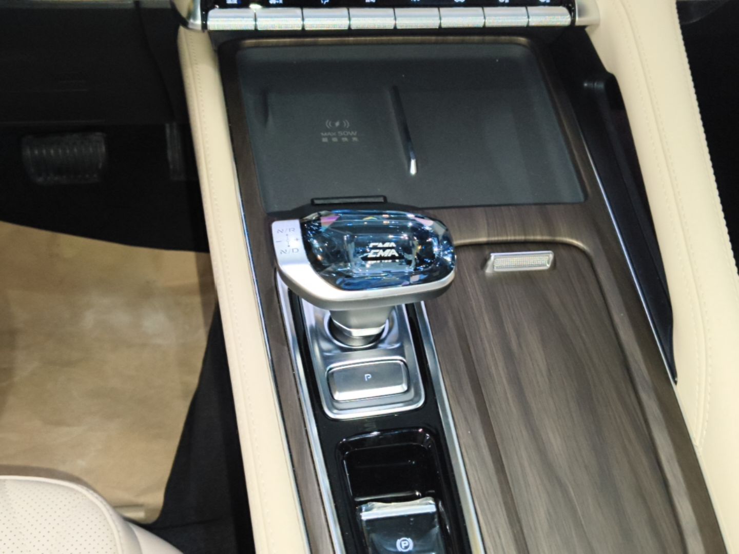 Geely Auto Monjaro L 2026 Model Oriental Yao 2.0TD Automatic Lanxing Edition — снимка 16