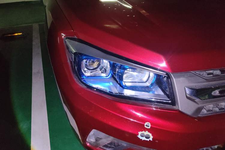 Used CHANGAN CS75 2014 1.8T Automatic Elite Model China IV Standard Right Front Headlight