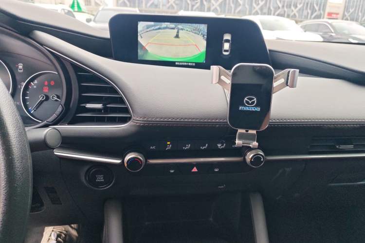 Used Mazda 3 Axela 2022 2.0L Automatic Zhiqing Edition Audio And AC Panel