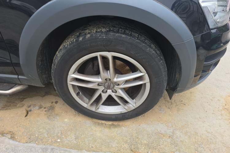 Used Audi Q5 2017 Plus 40 TFSI Technology Model Right Front Wheel Hub