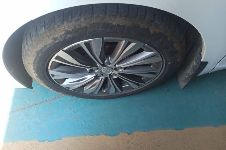 Used Hongqi E-QM5 2024 610 km PLUS
