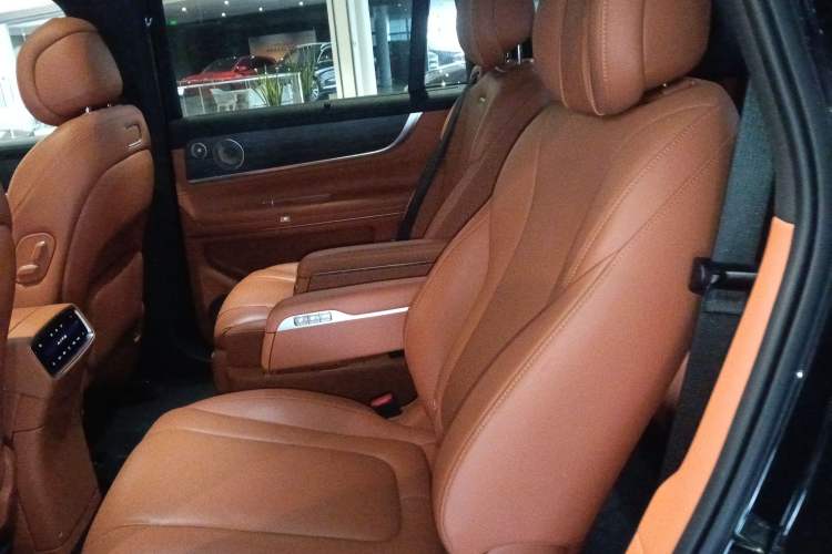 Used Hima AITO M9 2024 Range-Extended Ultra Version 42 kWh 6-Seater Model Left Rear Seat