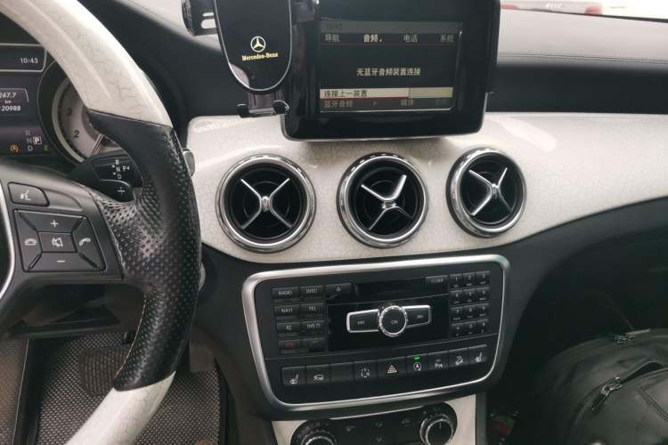 Used Mercedes-Benz GLA 2015 GLA 220 4MATIC Fashion Model
