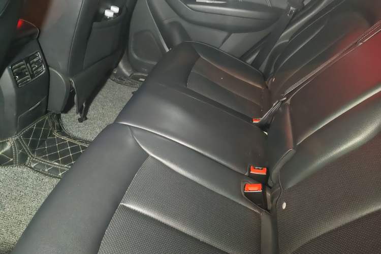 Used Roewe RX5 2016 20T Two-Wheel Drive Automatic Internet Smart Edition