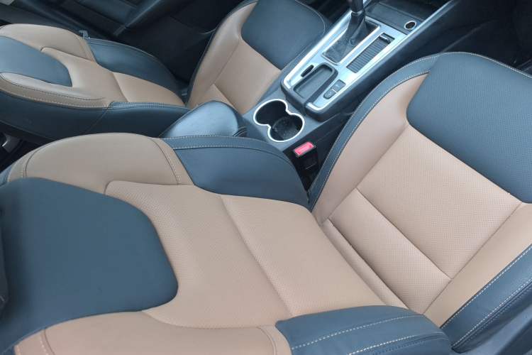 Used Geely Auto Vision X6 2016 1.3T CVT Flagship Model
