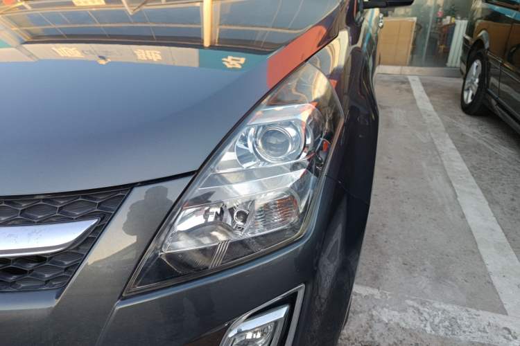 Used Mazda Mazda 8 2011 2.3L Deluxe Edition