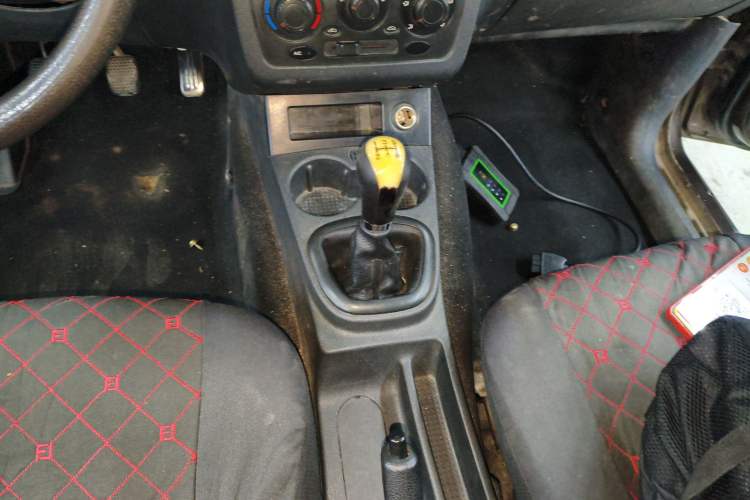 Used Dongfeng Fengon 330 2014 1.5L Manual Utility Version DK15
