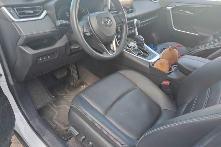 Used Toyota RAV4 2022 2.0L CVT Two-Wheel Drive Fashion Plus Edition