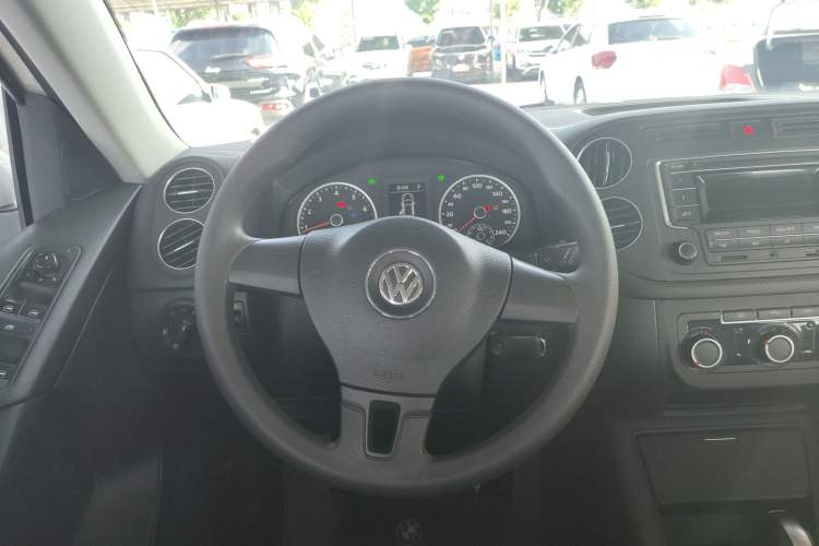 Used Volkswagen Tiguan 2015 1.8TSI Automatic Two-Wheel Drive Trend Edition Steering Wheel