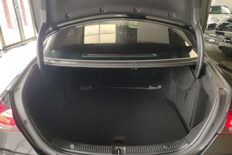 Used Mercedes-Benz E-Class 2023 Restyled E 260 L Sport Edition Trunk