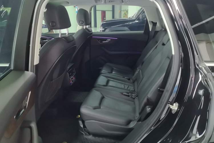 Used Audi Q7 2022 55 TFSI quattro S line Sport model Left Rear Seat