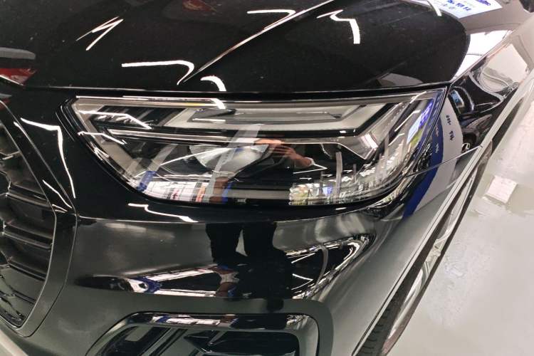 Used Audi Q5L 2022 40T Fashionable and Dynamic Model Left Front Headlight